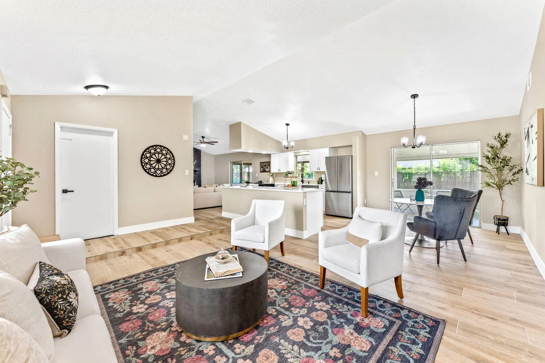 Photo of 4695 Robert Street