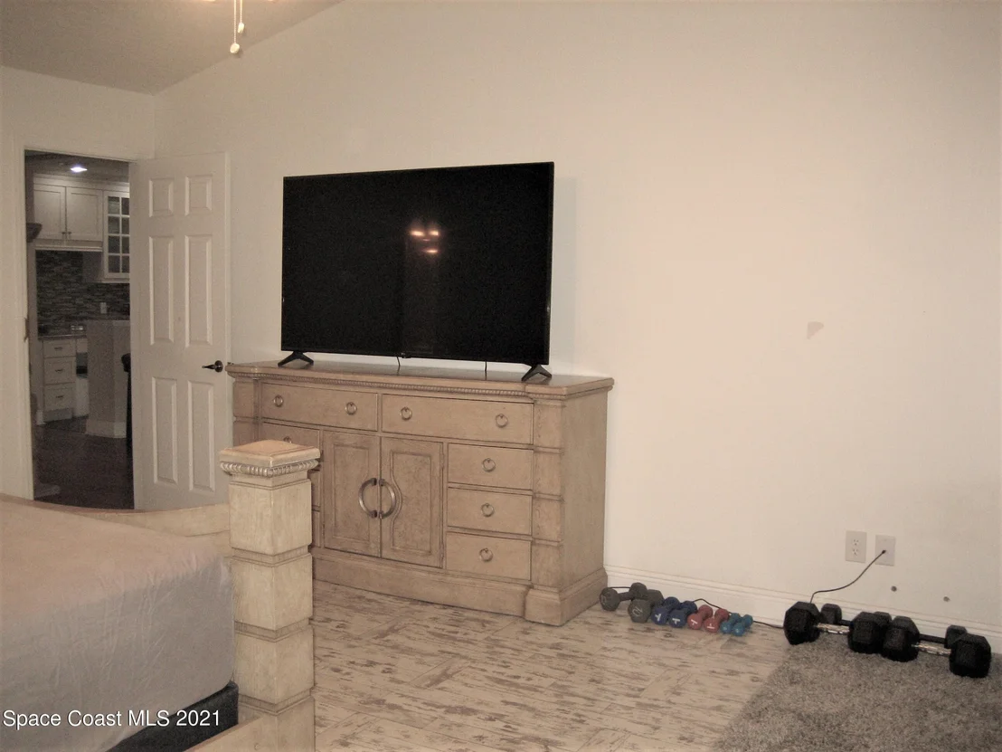 Photo of 863 Ridge Lake Drive