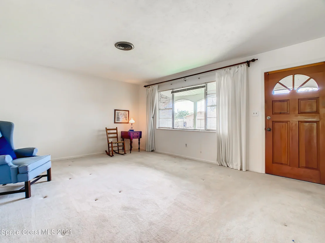 Photo of 940 Forest Road