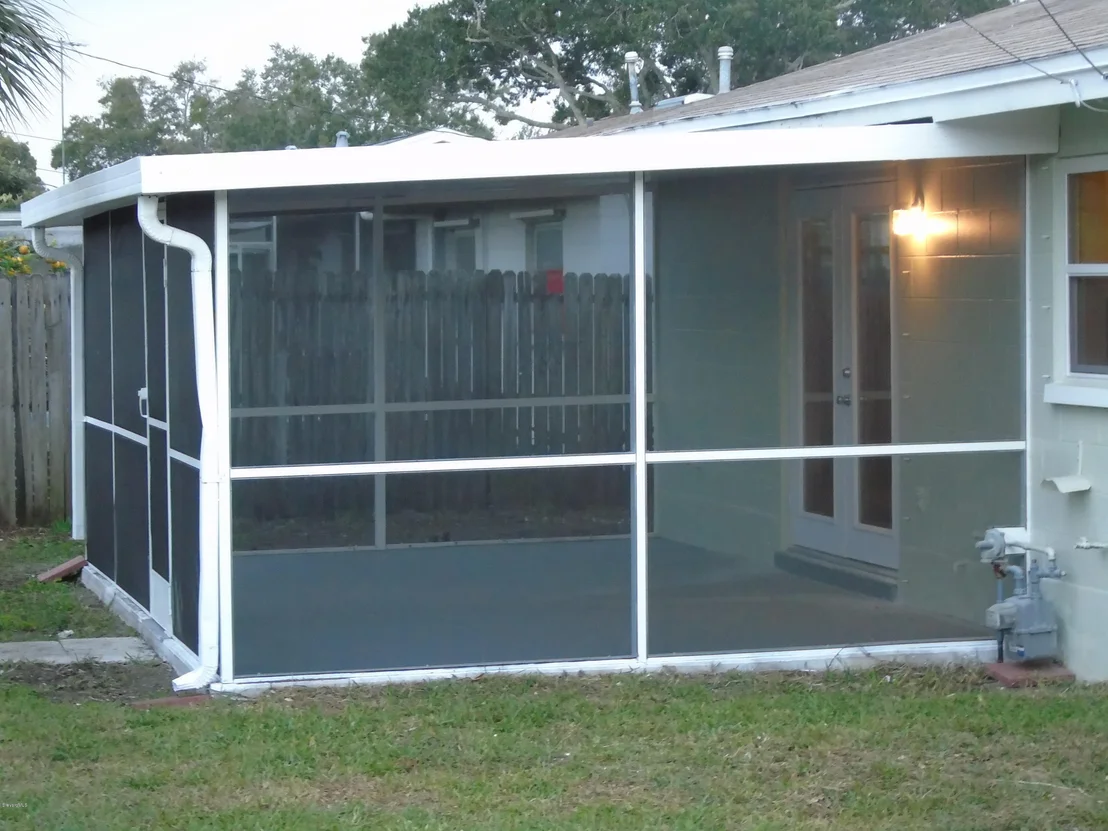 Photo of 897 Kings Post Road