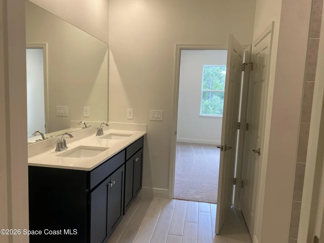 Photo of 2467 Enclave Drive