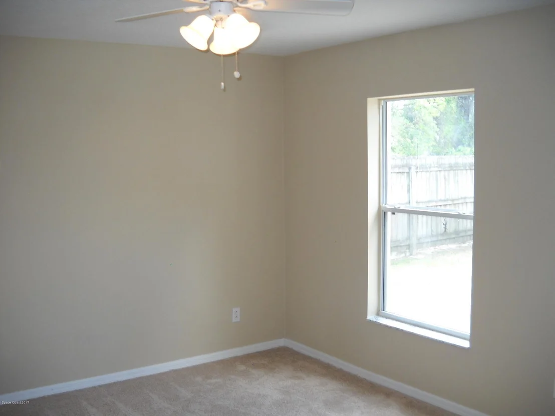 Photo of 5660 Holden Road