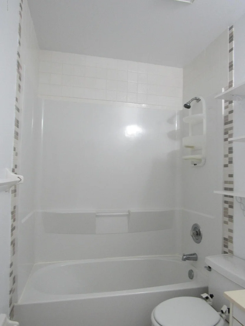 Photo of 969 NE Wateroak Drive