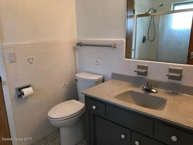 Photo of 625 N Robert Way N