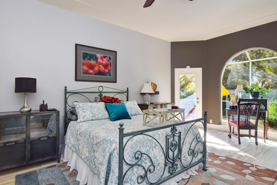 Photo of 979 Palm Brook Drive