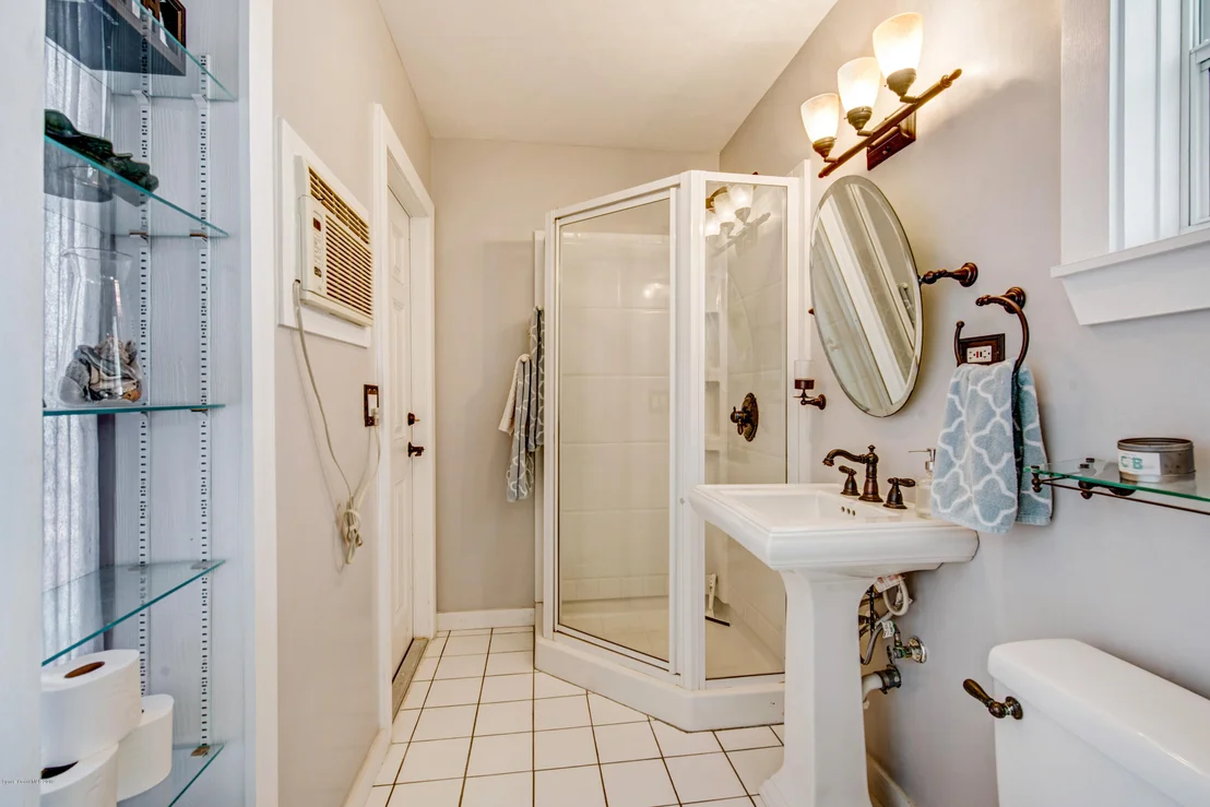 Photo of 212 1st Avenue