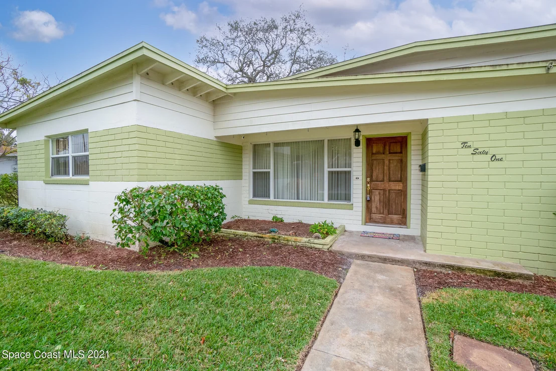 Photo of 1061 Alpine Drive