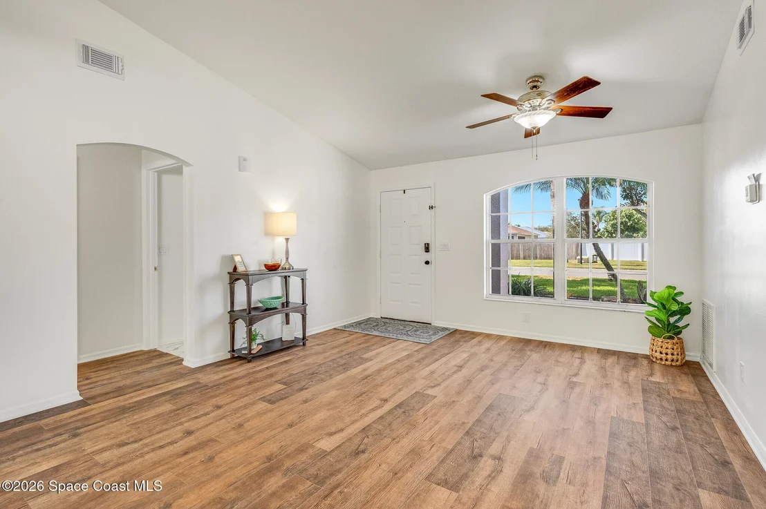 Photo of 883 Del Mar Circle