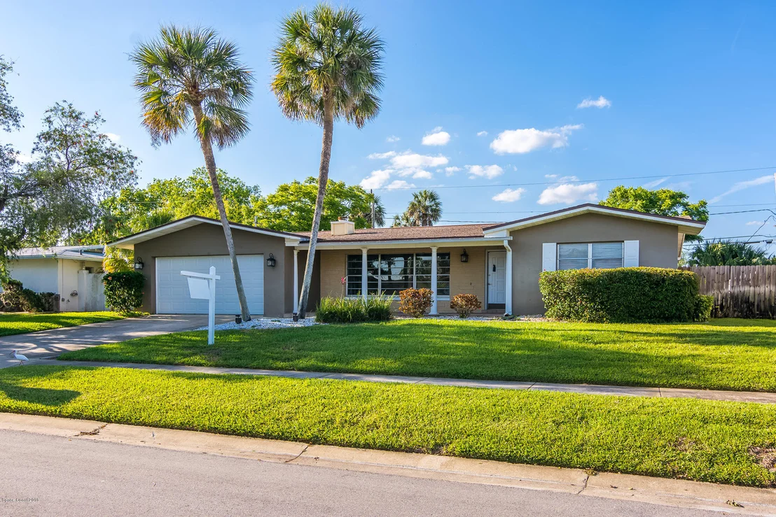 Photo of 306 N Roundtree Drive N