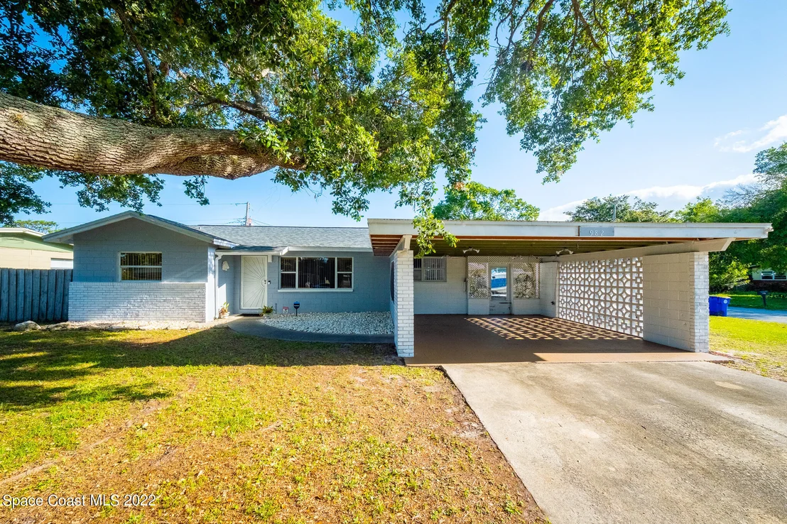 Photo of 982 Cardon Drive