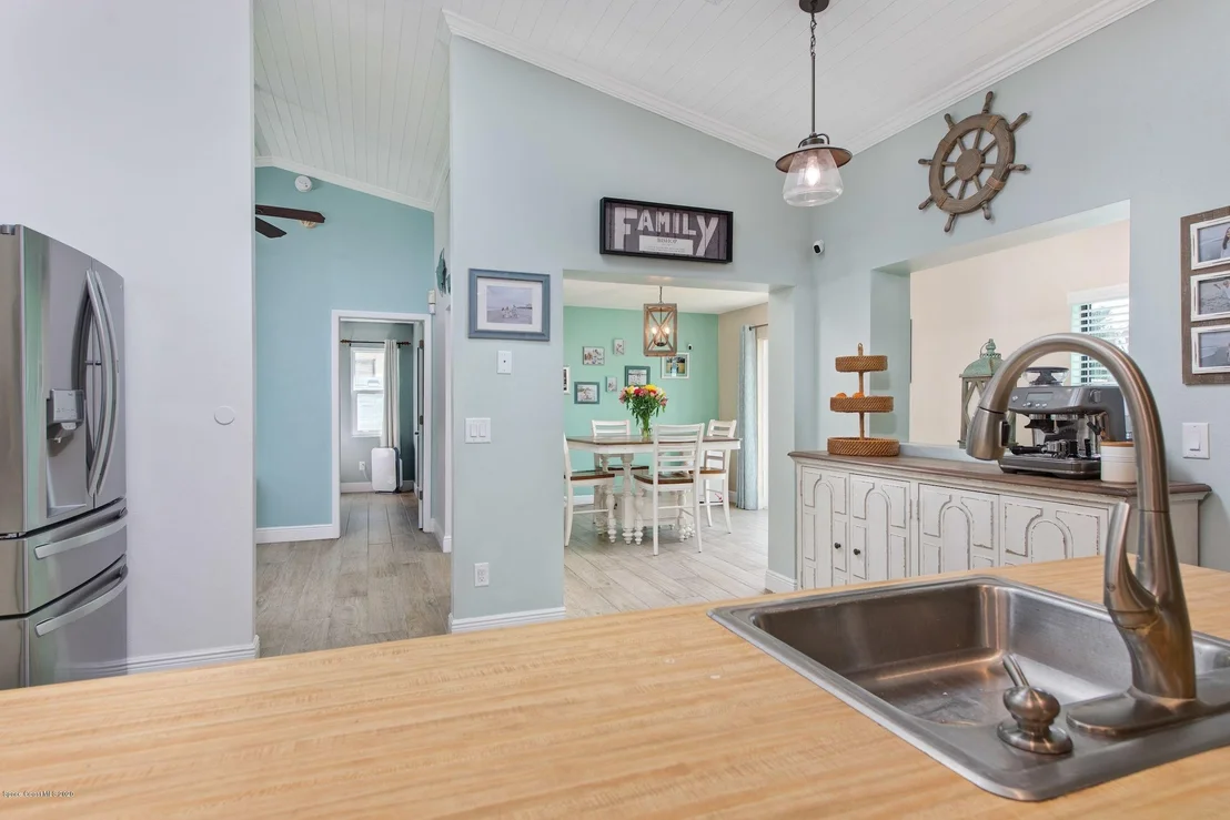 Photo of 229 Chalet Avenue
