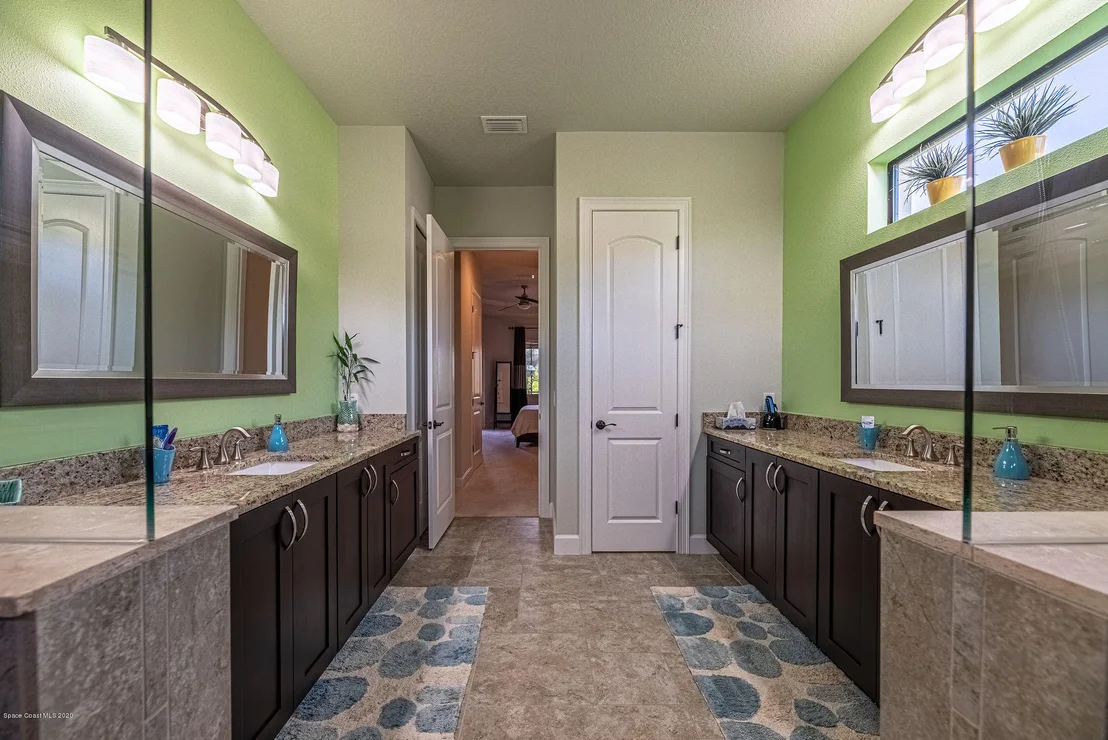 Photo of 824 Lorenza Place