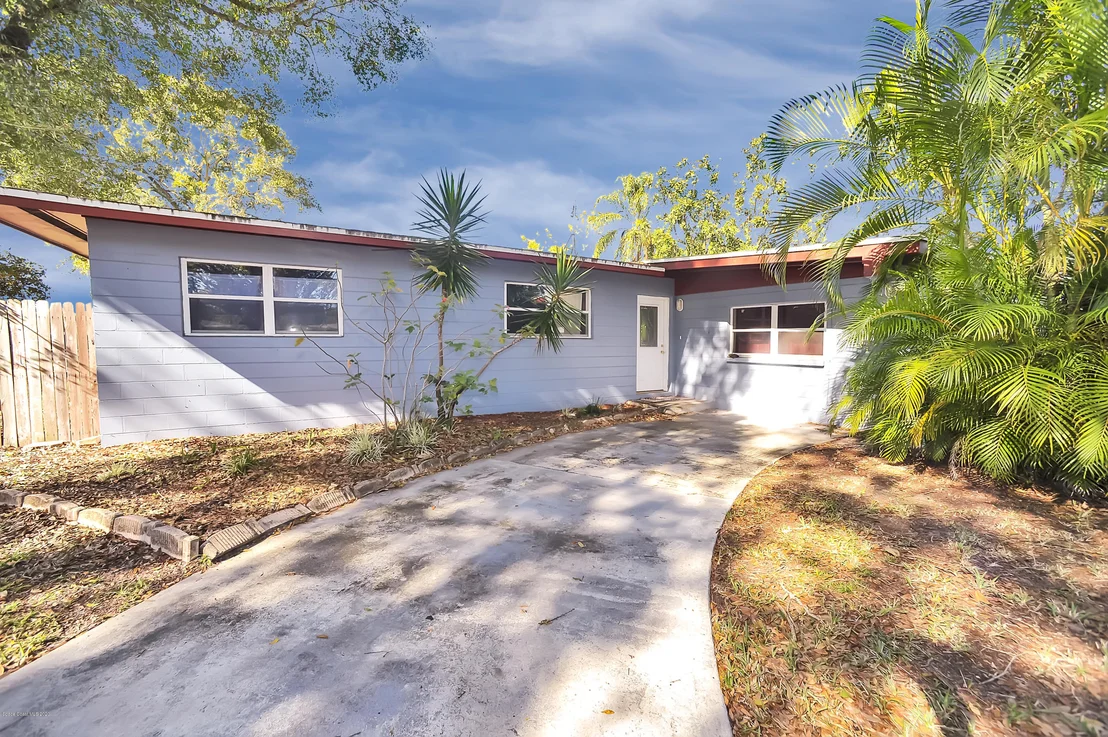 Photo of 820 Glenmore Circle
