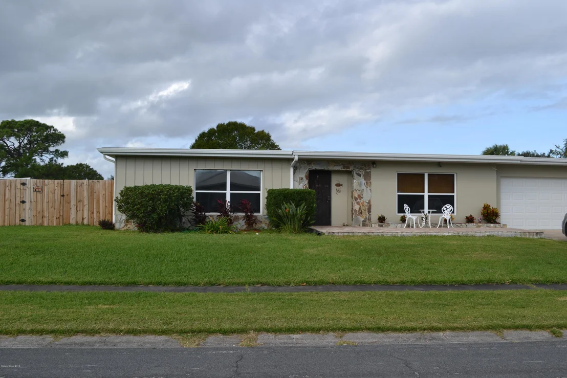 Photo of 770 Pebble Beach Avenue NE