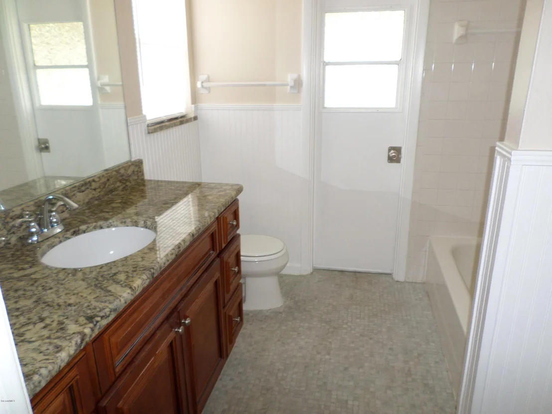 Photo of 5240 Holden Road