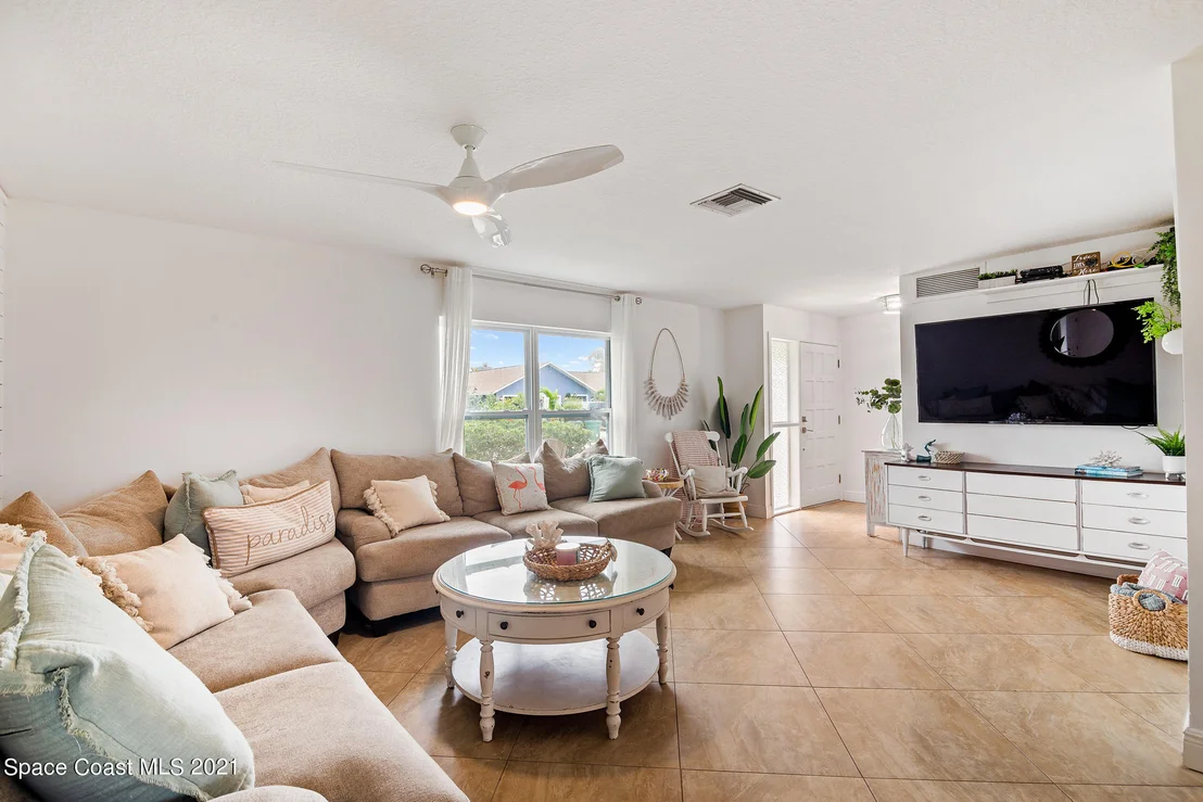 Photo of 680 Poinsetta Drive