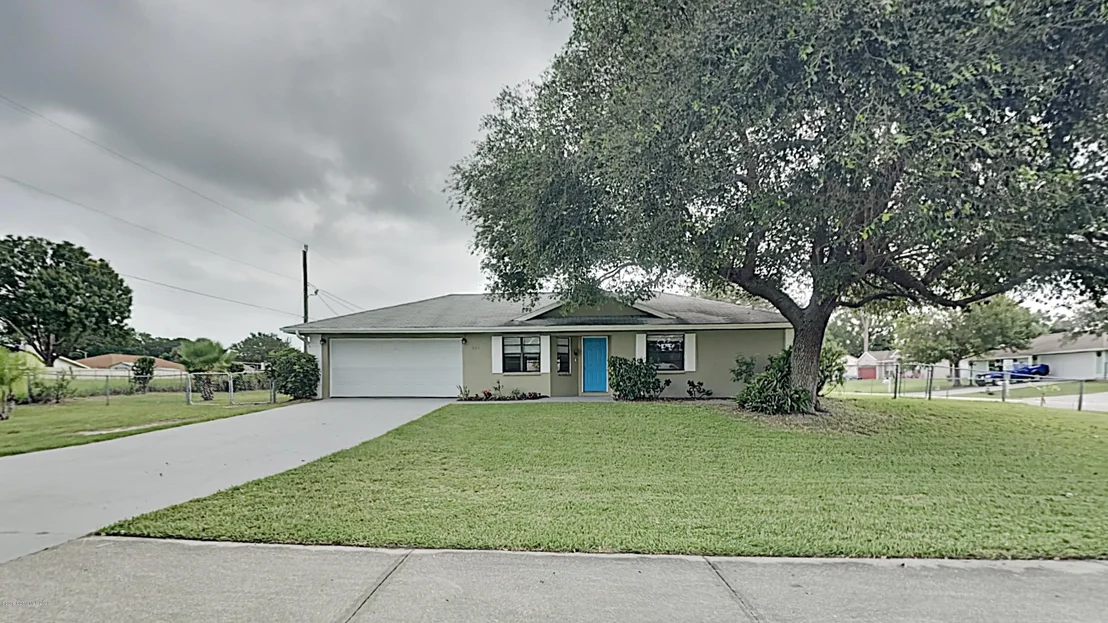 Photo of 623 Jupiter Boulevard NW