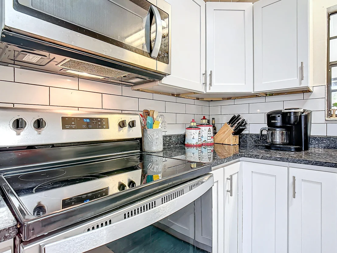 Photo of 2196 Clover Street NE