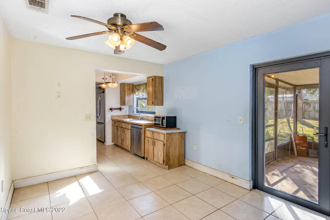 Photo of 1060 Emerald Road SE