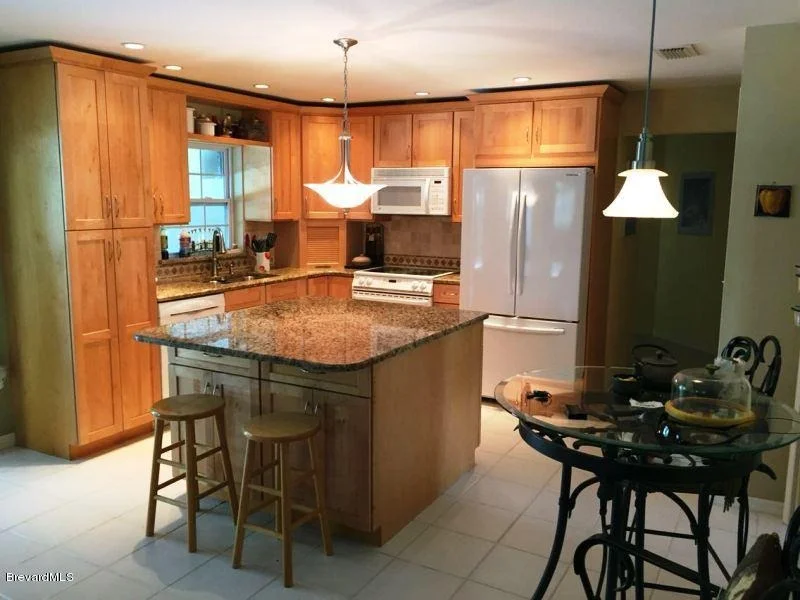 Photo of 370 Bahama Drive