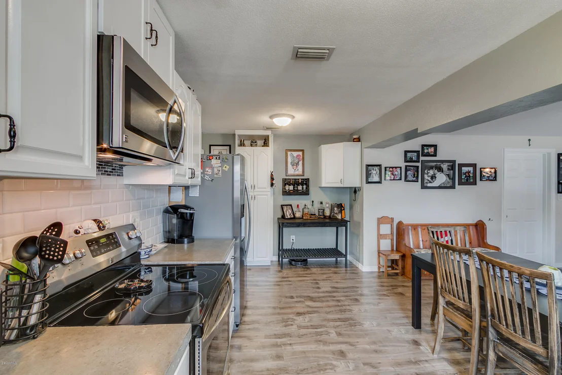 Photo of 1376 Lillian Lane