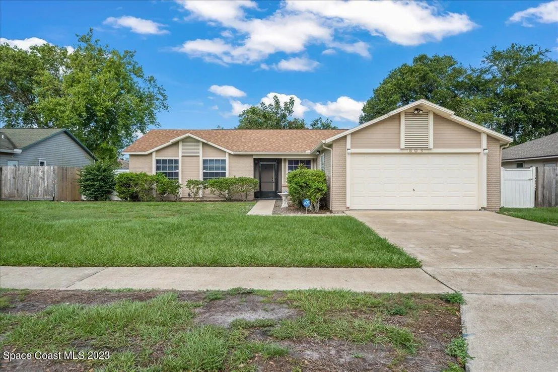 Photo of 809 Pine Valley Court