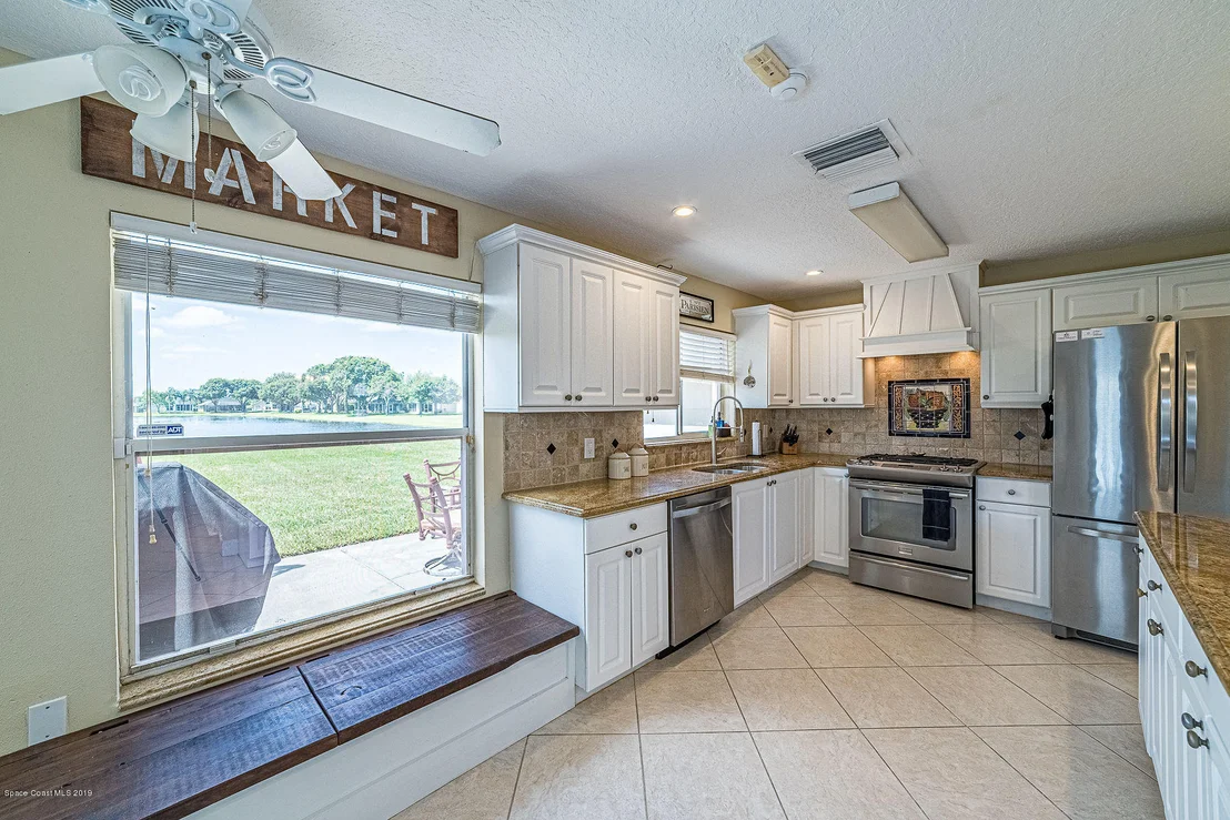Photo of 3987 Saint Armens Circle