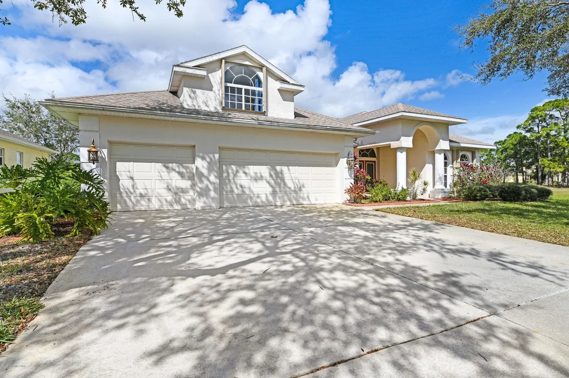 Photo of 1830 Windbrook Drive SE