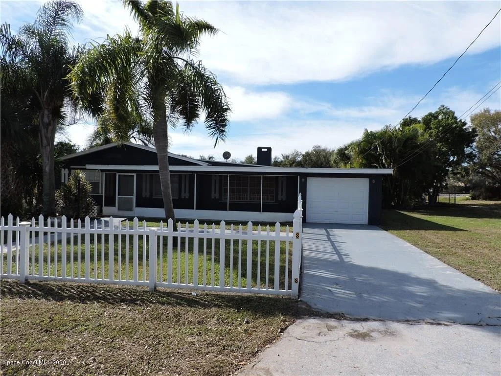 Photo of 9812 Pine Street