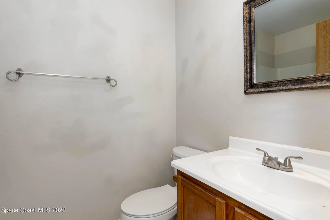 Photo of 1749 Tharp Road SE