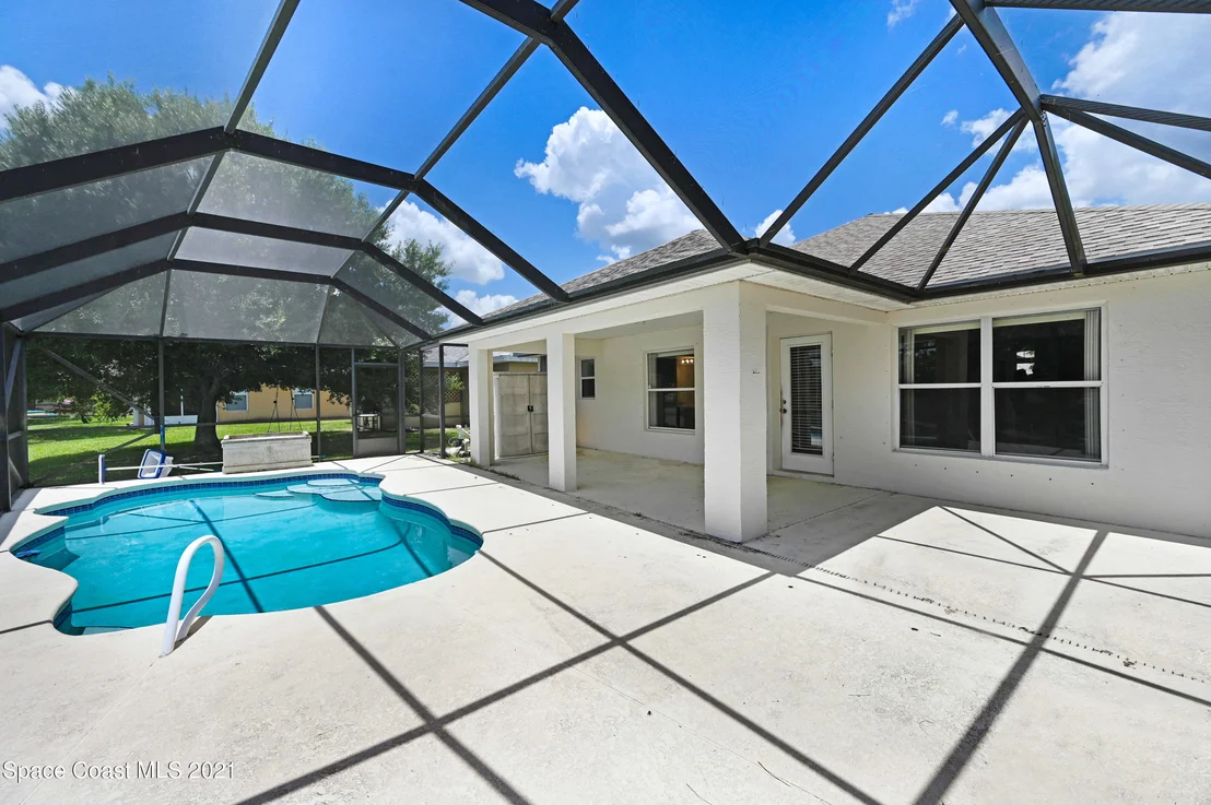 Photo of 2560 Stratford Pointe Drive