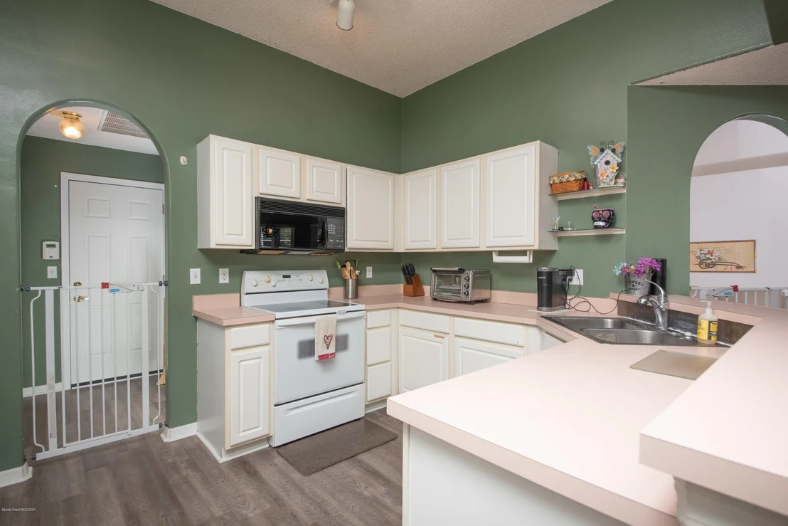 Photo of 876 High Pointe Circle