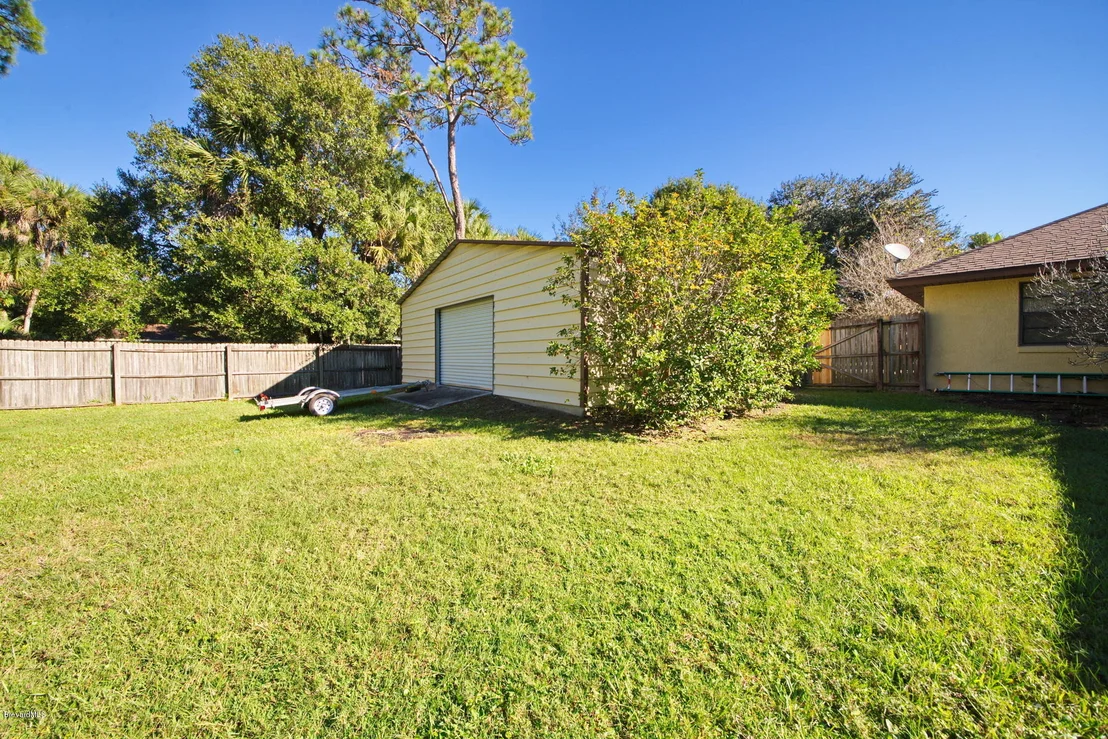 Photo of 1827 S Live Oak Drive