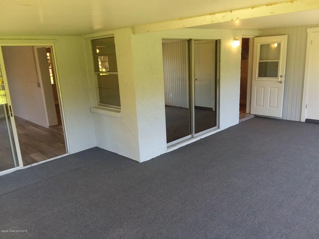 Photo of 2911 Pembroke Road