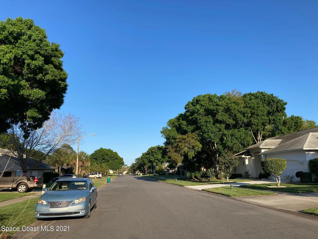 Photo of 986 Whisperpine Drive