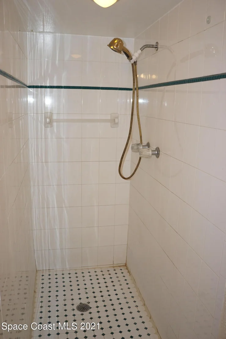 Photo of 1052 Bernice Road
