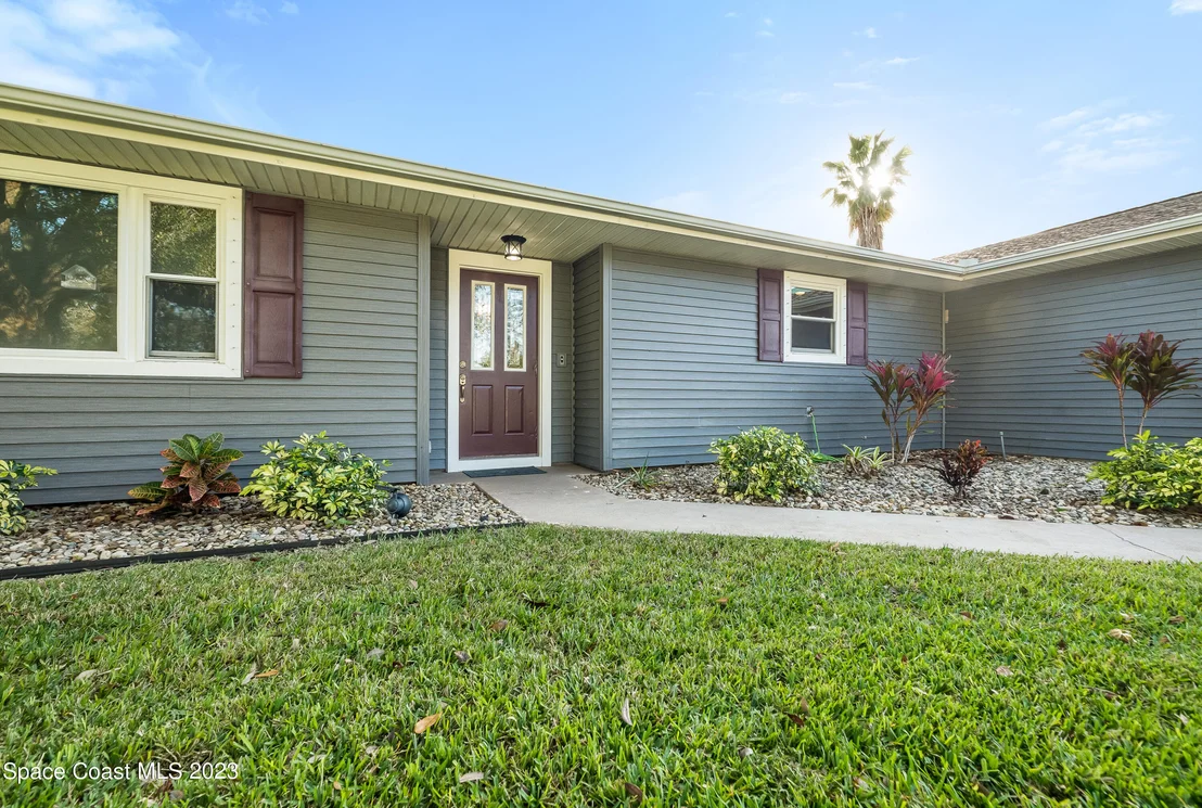 Photo of 2624 School Drive NE