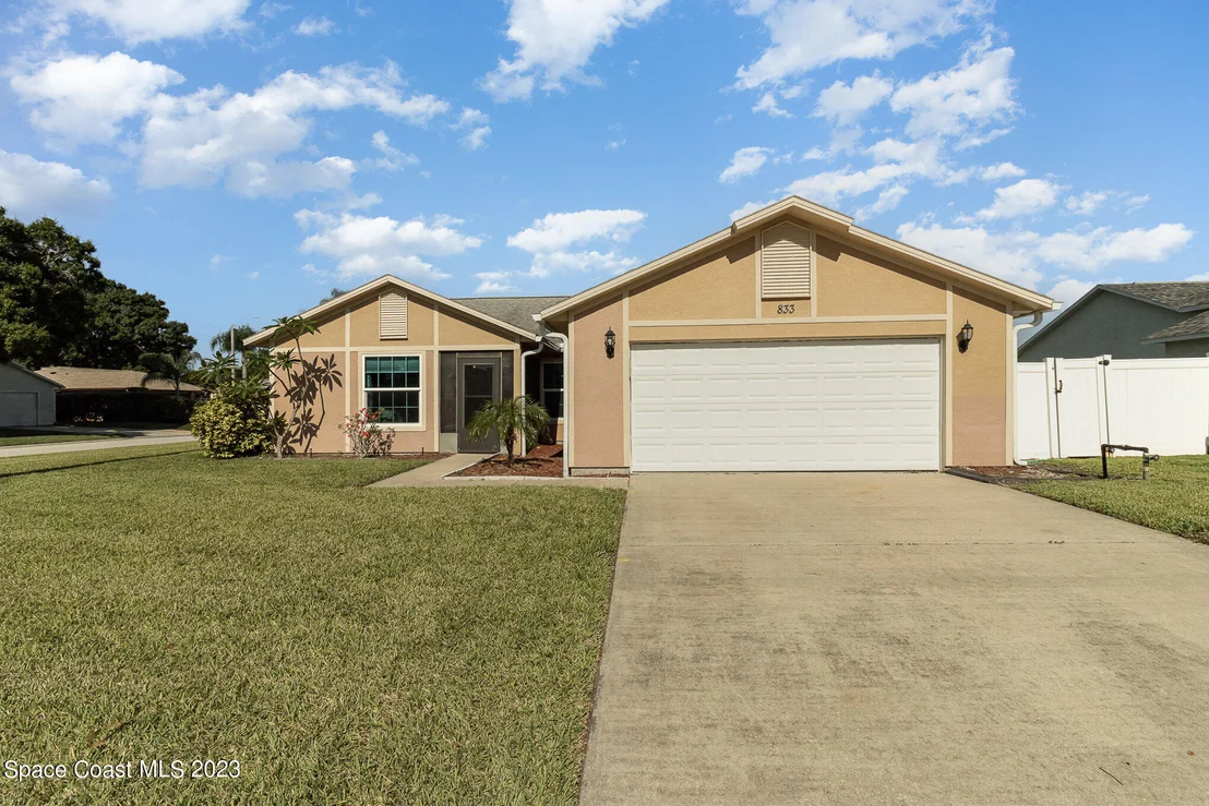 Photo of 833 Pine Shadows Avenue