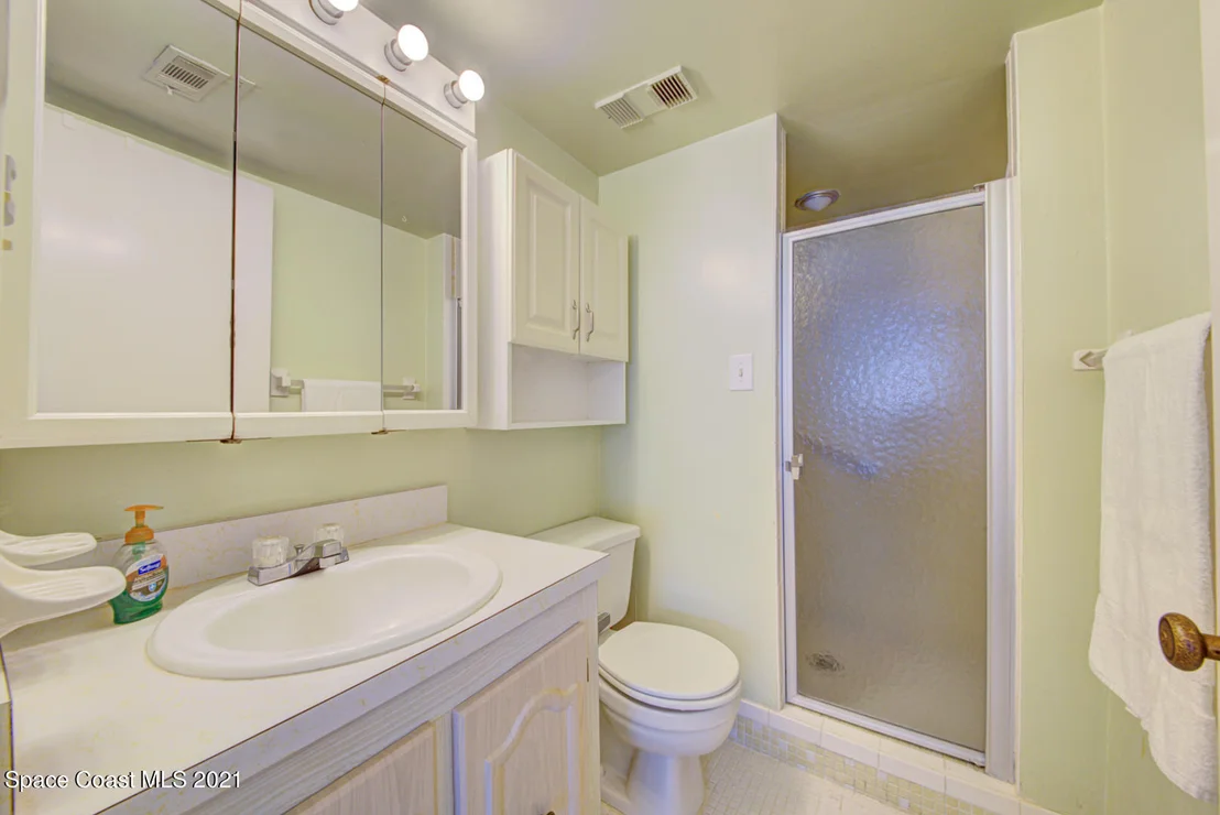 Photo of Unit B205 at 1049 Rockledge Drive