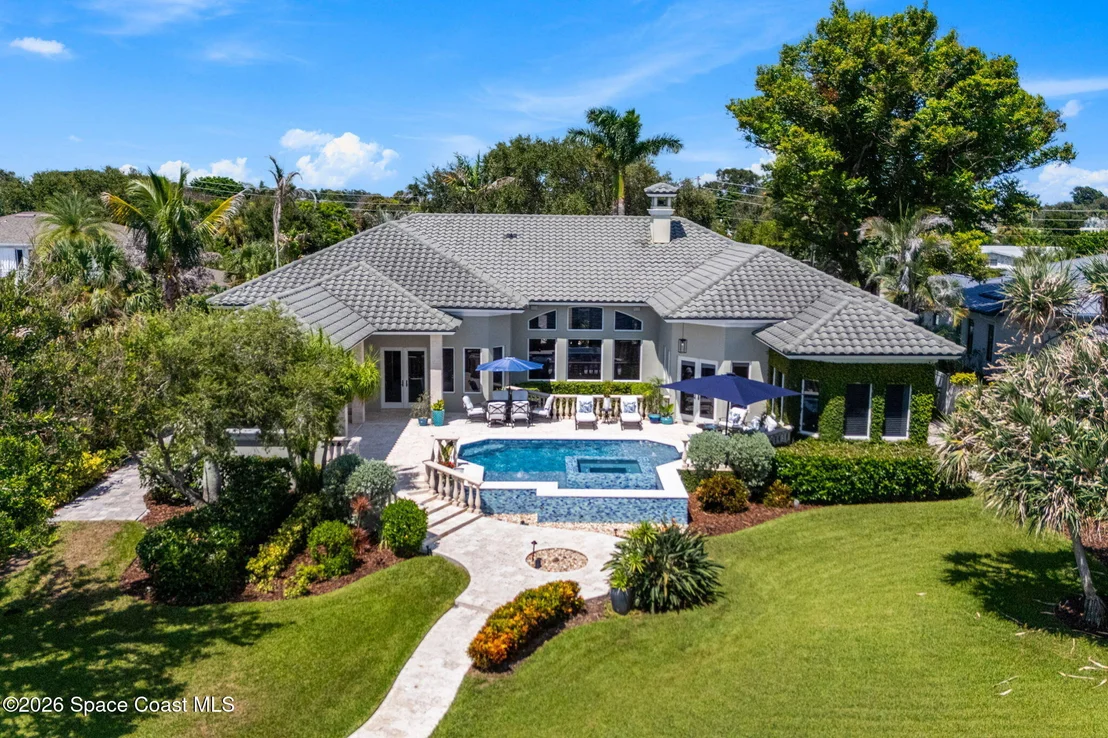 Photo of 200 Riverside Drive