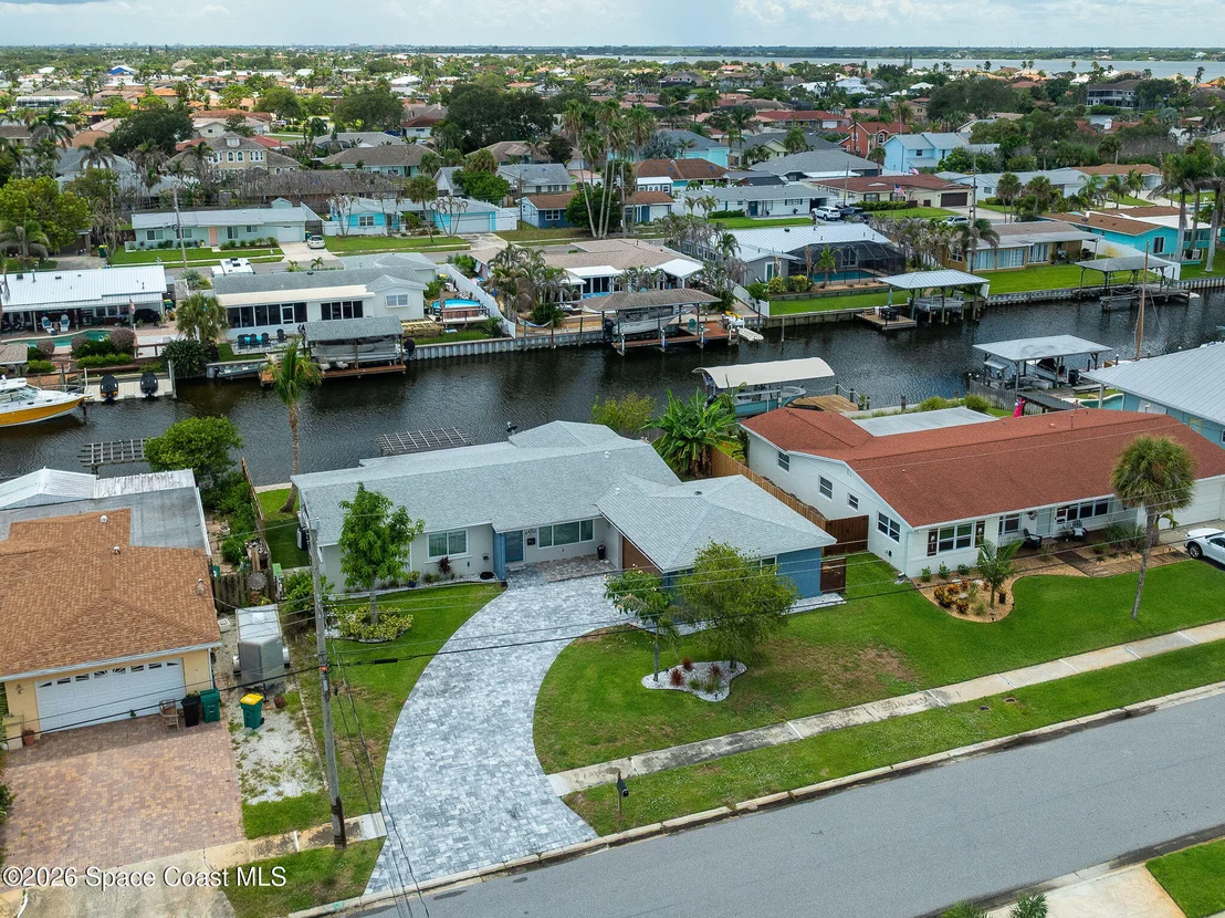 Photo of 452 Cardinal Drive