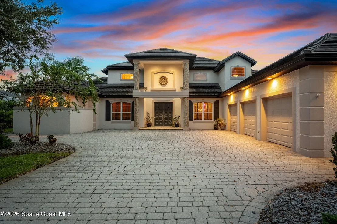 Photo of 804 Chatsworth Drive