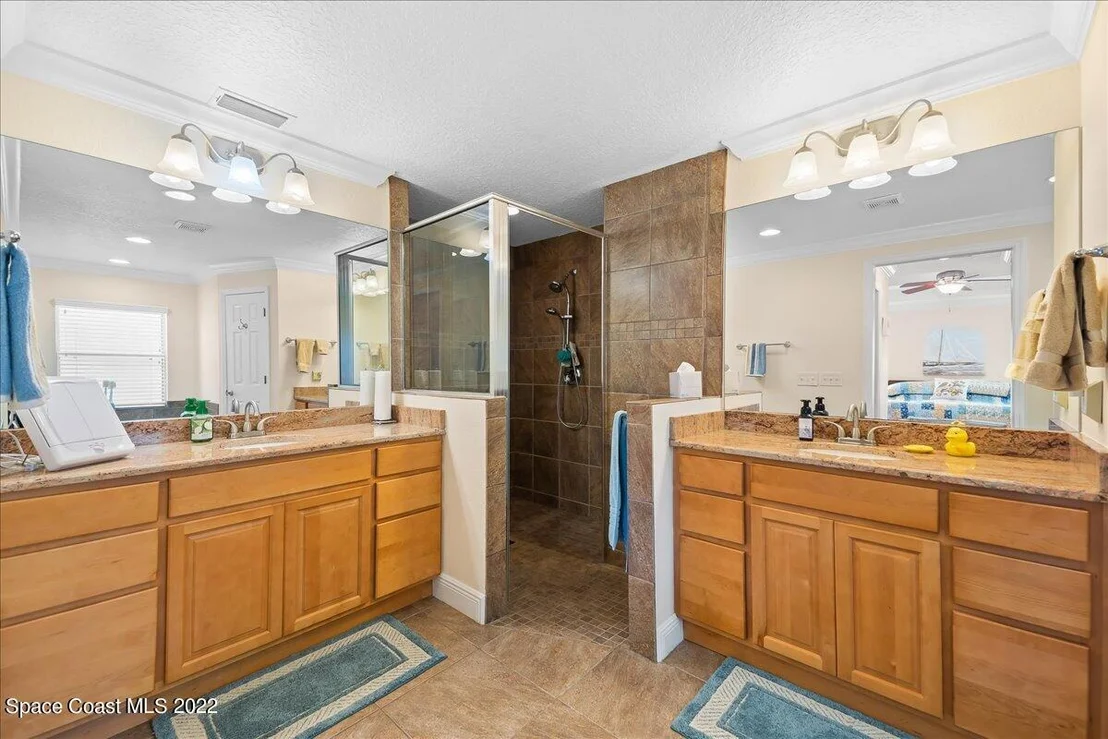 Photo of 5265 Evinrude Road