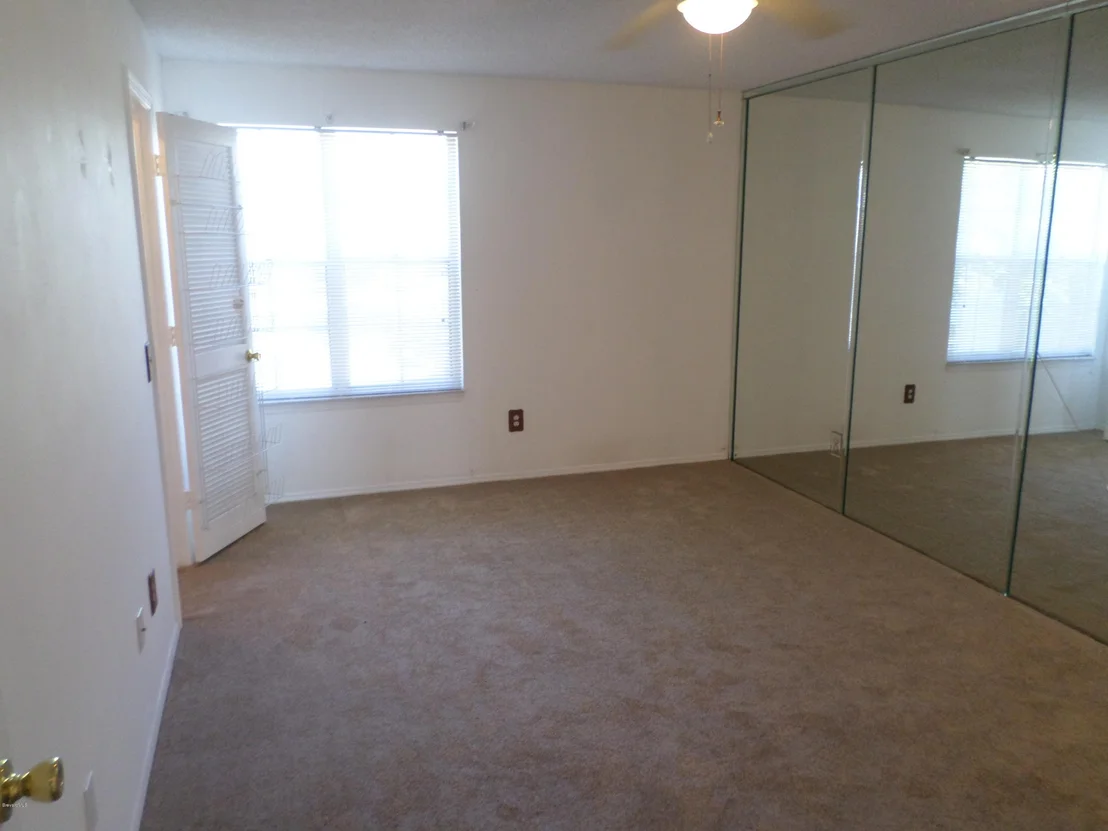 Photo of Unit 204 at 7340 Highway 1