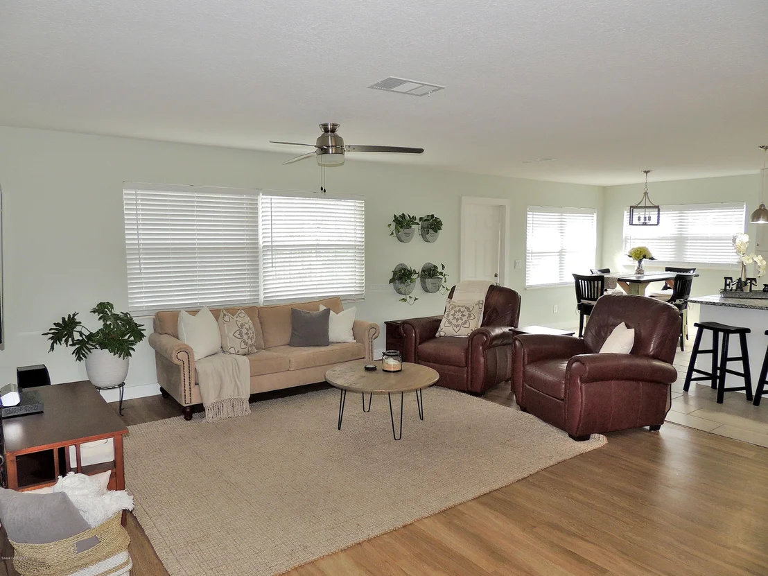 Photo of 991 Nagle Drive