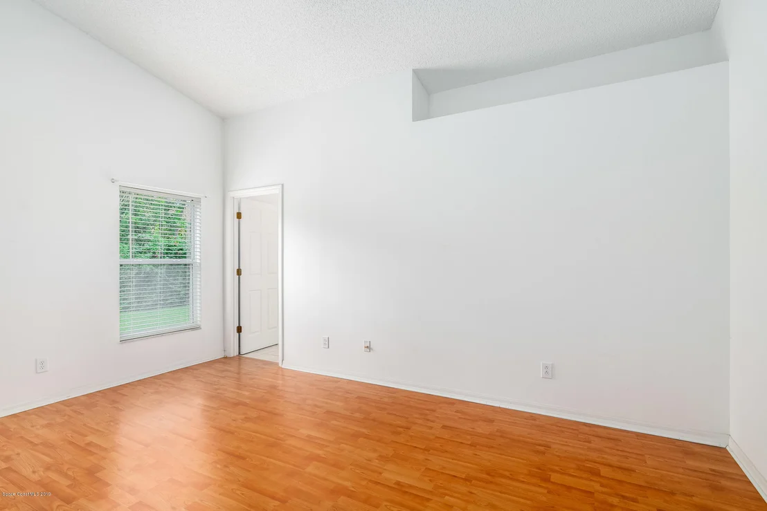 Photo of 972 Villa Drive