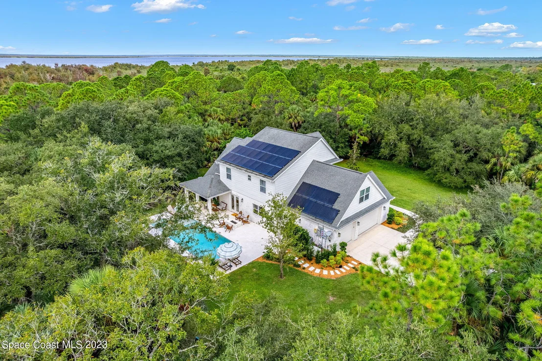 Photo of 5595 Willoughby Drive