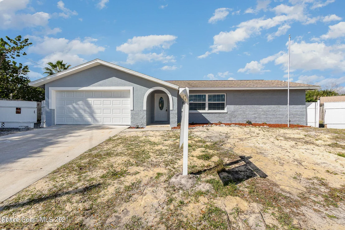 Photo of 646 Ford Circle W