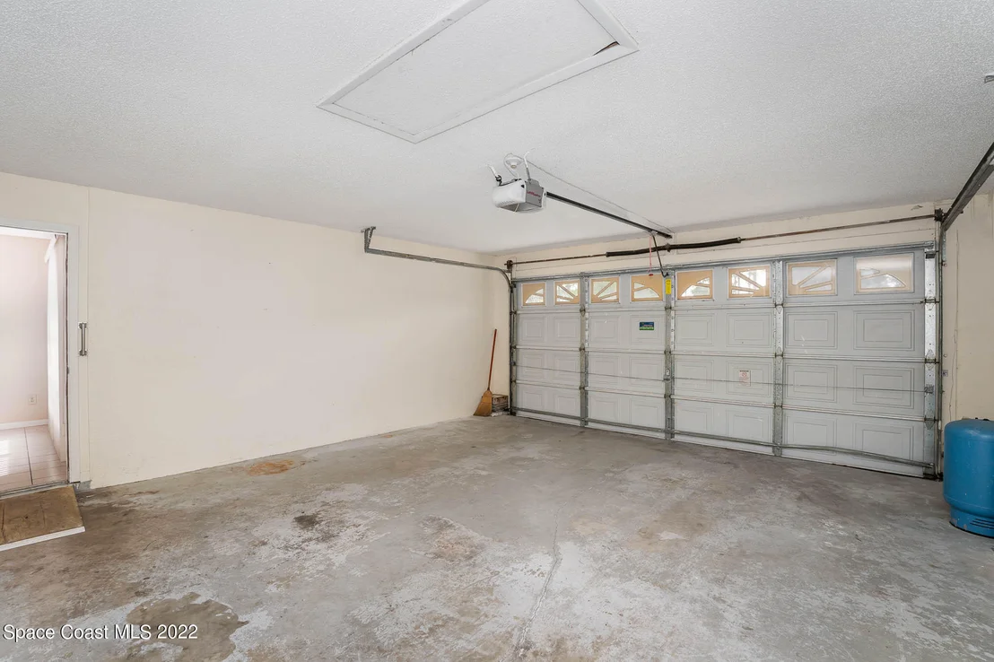 Photo of 299 Eldron Boulevard SE