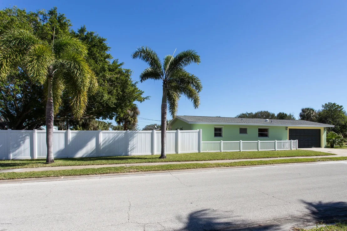 Photo of 390 Willow Drive